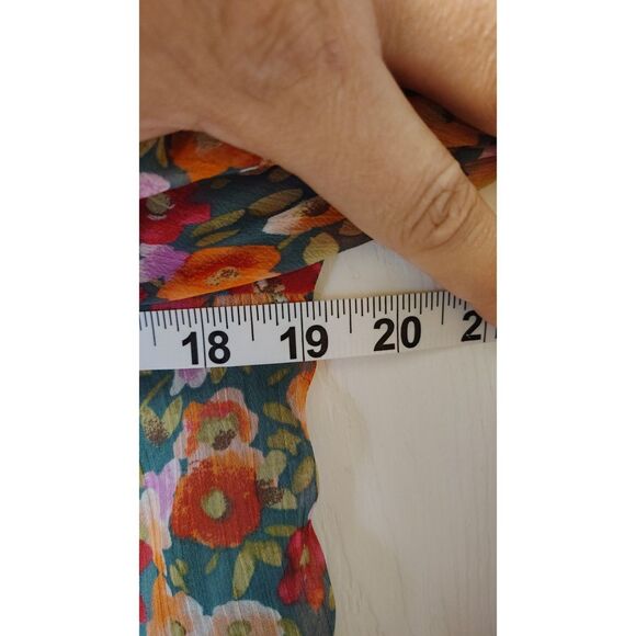 LC Lauren Conrad Large Floral Long Sleeve Pleated Pullover - Picture 6 of 6